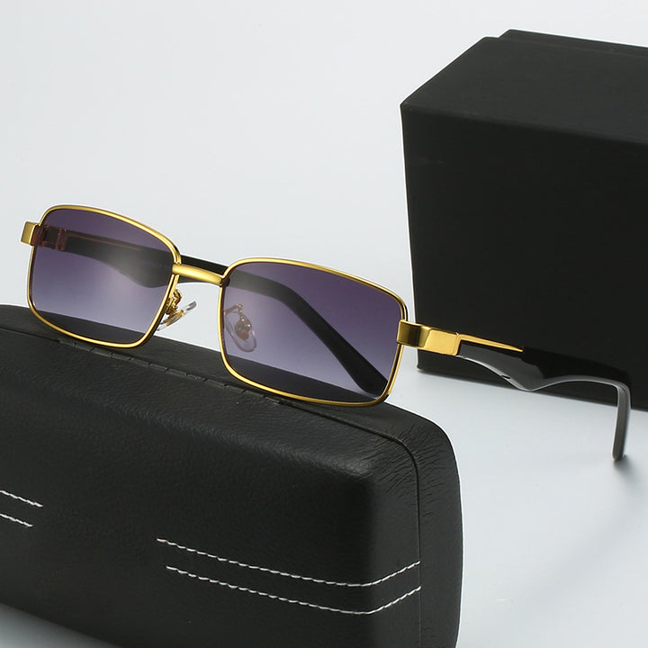Women's corrective glasses with elegant gold-colored frame and stylish design Kalsten