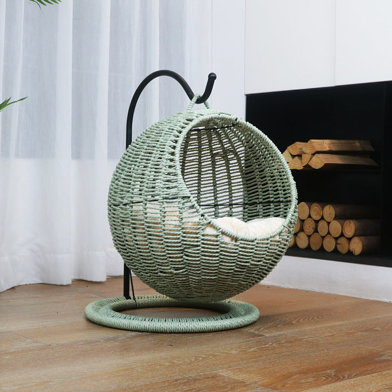 Comfortable hanging chair made of rattan Kalsten