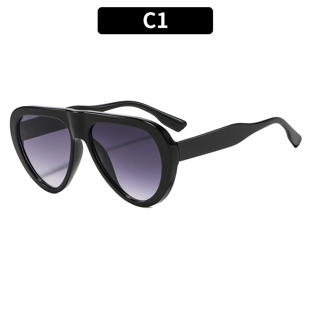 Fashion-Forward Geometric Frame Sunglasses