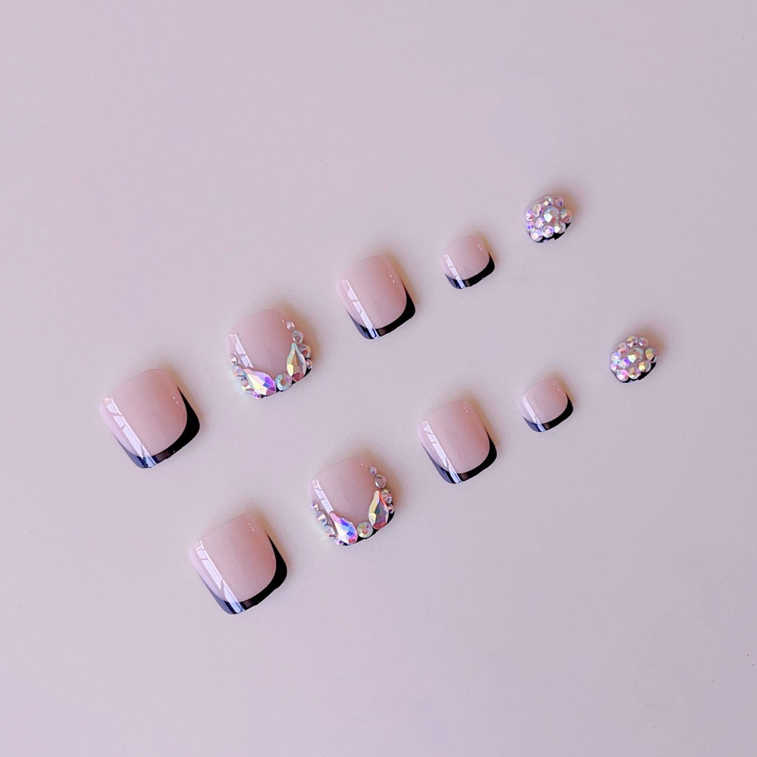Nail art set with glamorous 3D decorations and elegant accents Kalsten