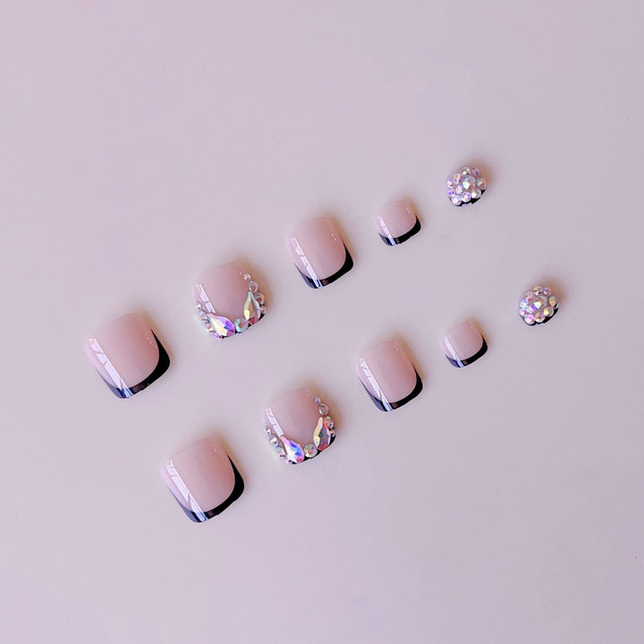 Nail art set with glamorous 3D decorations and elegant accents Kalsten