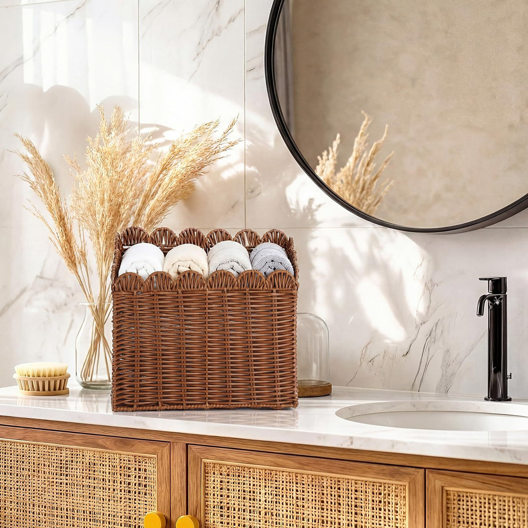 Handcrafted storage basket with curved edge Kalsten