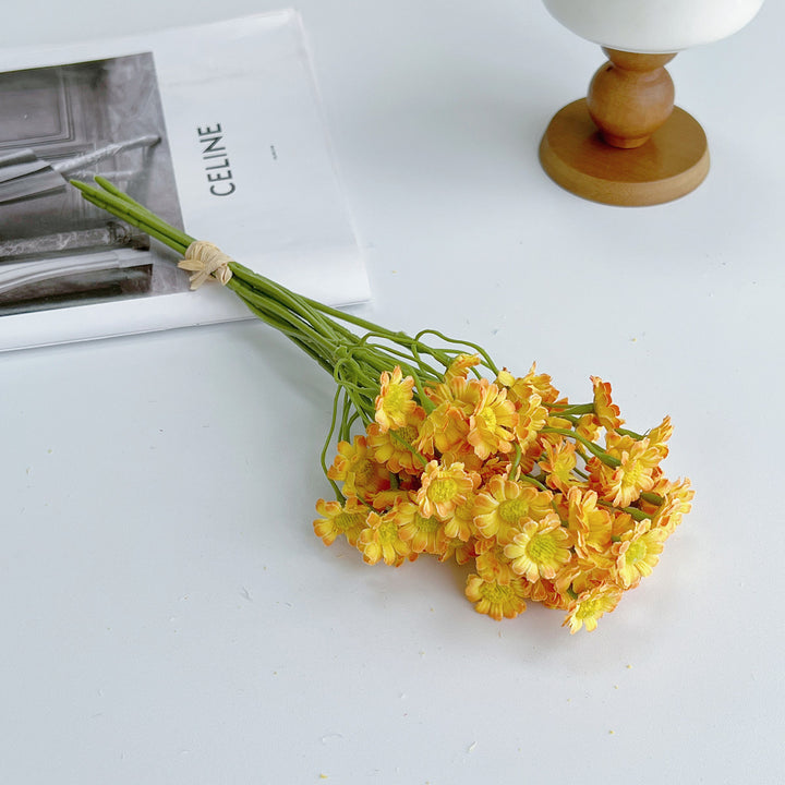 Realistic Daisy Floral Bouquet
