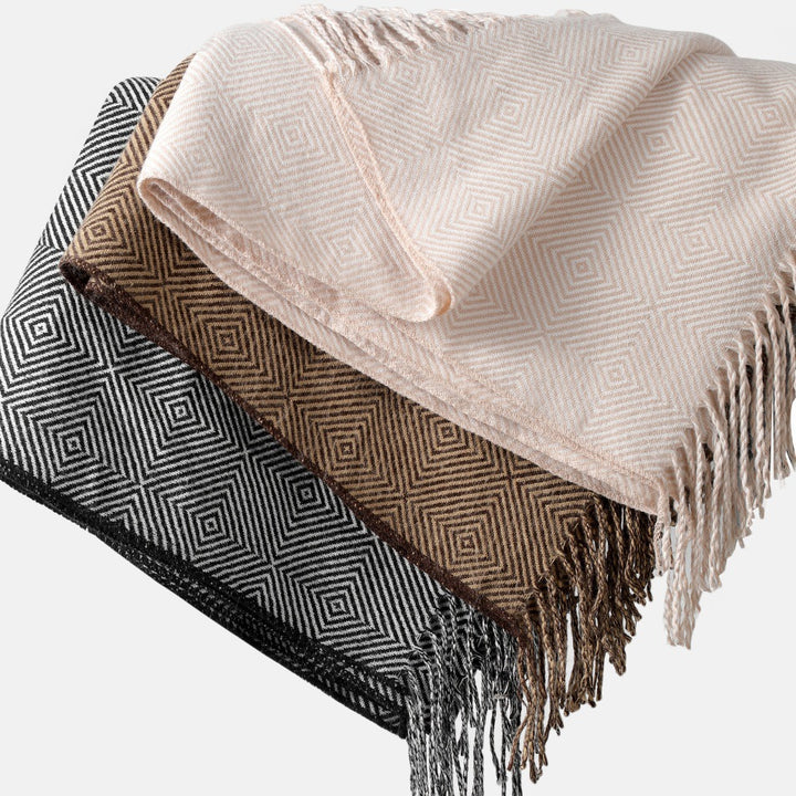 Decorative Woven Throw Blanket Kalsten
