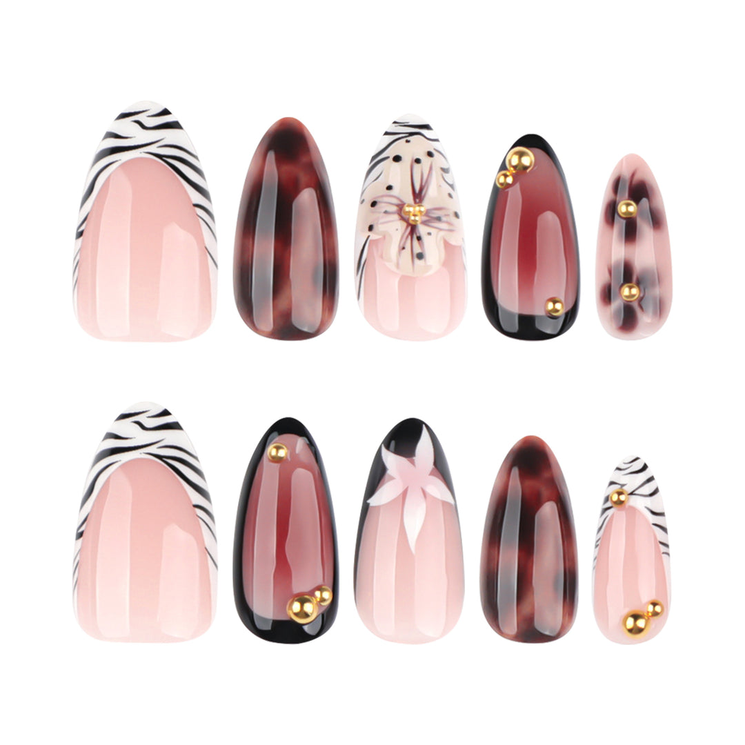Nail Art with elegant flower design and glitter accents Kalsten