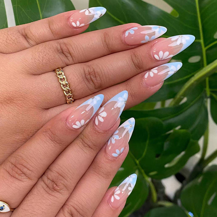 Artistic acrylic nails with flower design Kalsten