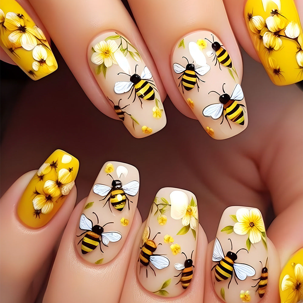 Artificial nails with bee and flower design Kalsten