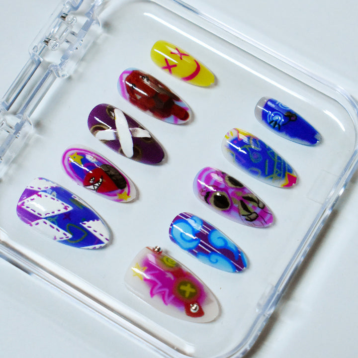 Artistic Kiss-Themed Press-On Nail Art Kalsten