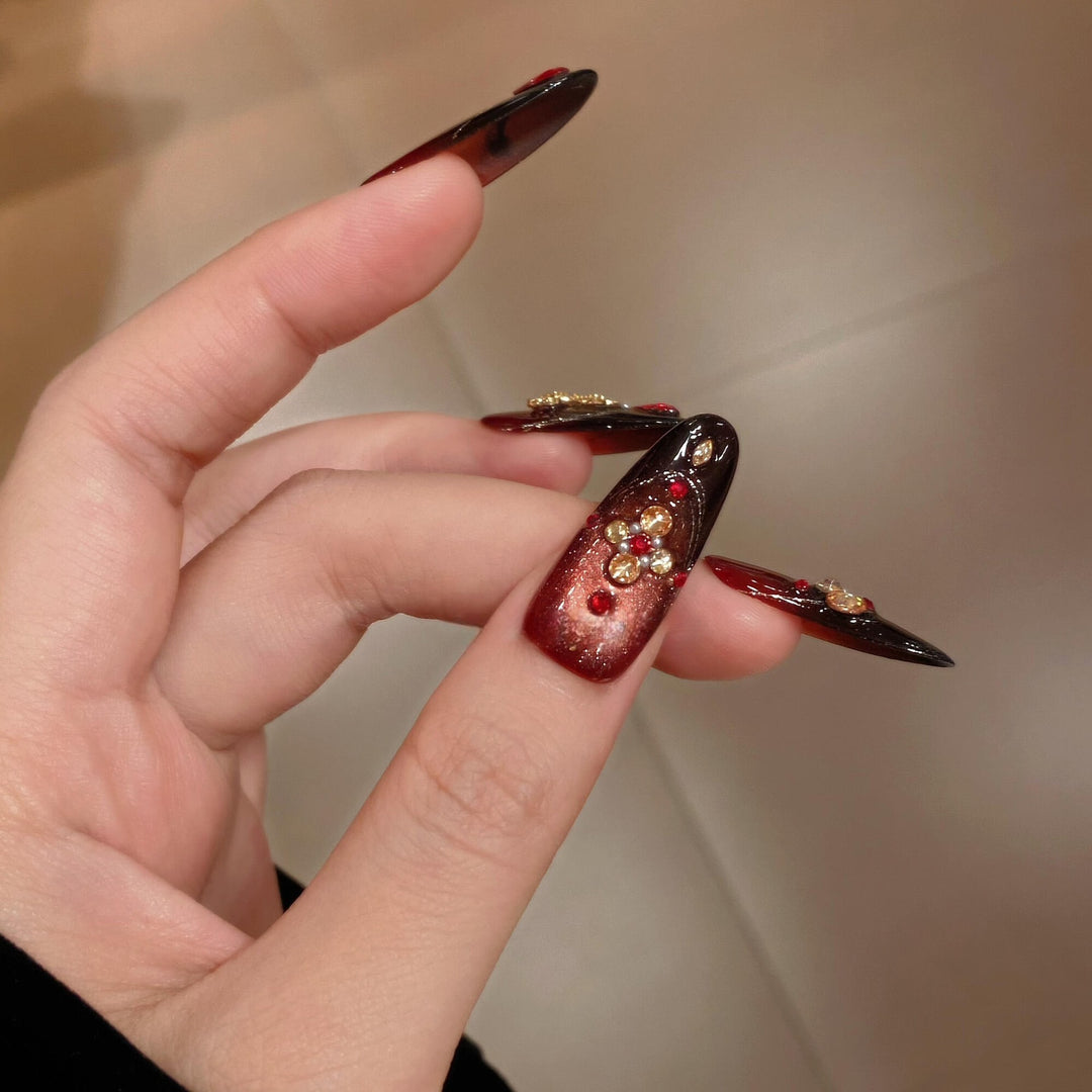 Glamorous and Artistic Nail Tips Kalsten