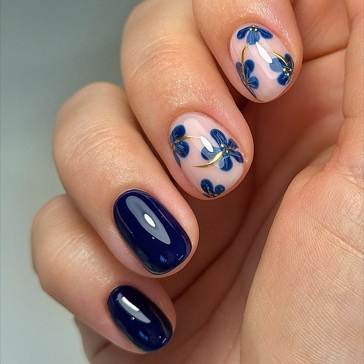 Artificial nails with modern night motif Kalsten