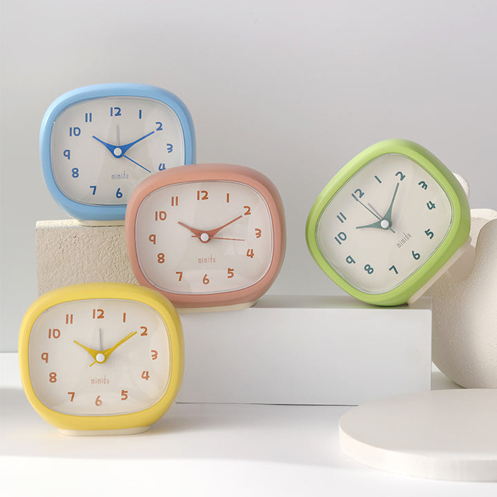 Table Clock in Modern Retro Design Kalsten