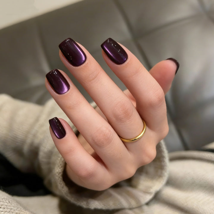 Artificial nails with elegant gradient and shimmering shine Kalsten