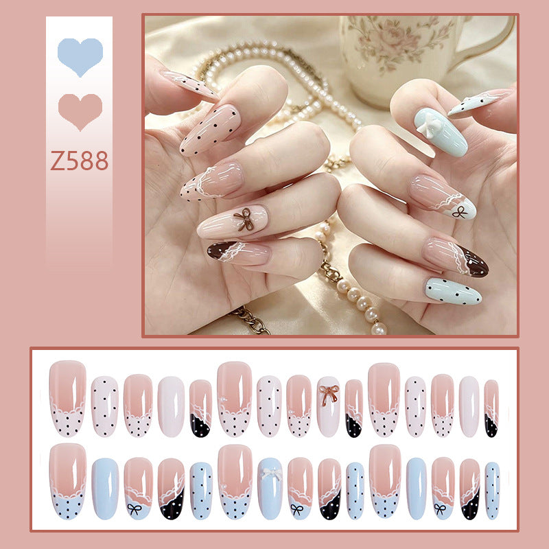 Artificial nail set with elegant accents and fine designs Kalsten