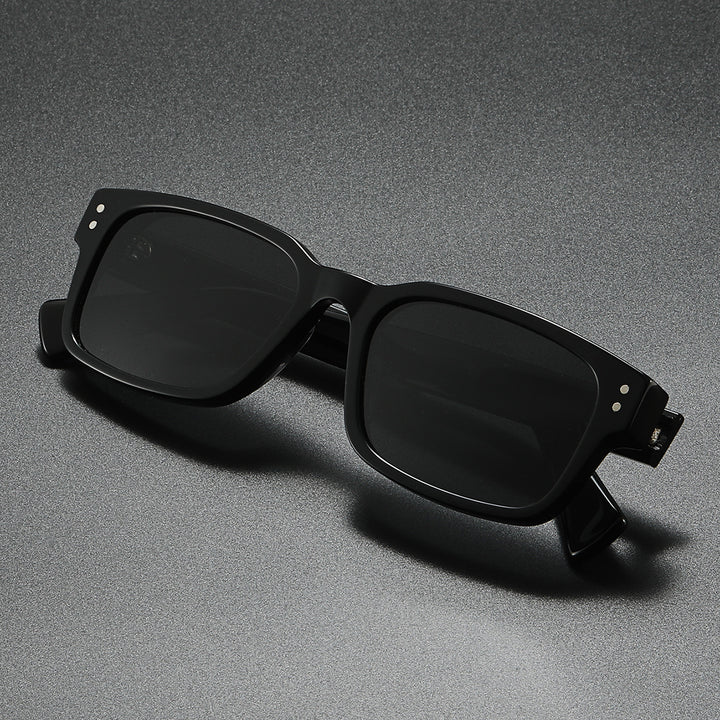 Women's sunglasses in modern, minimalist design Kalsten