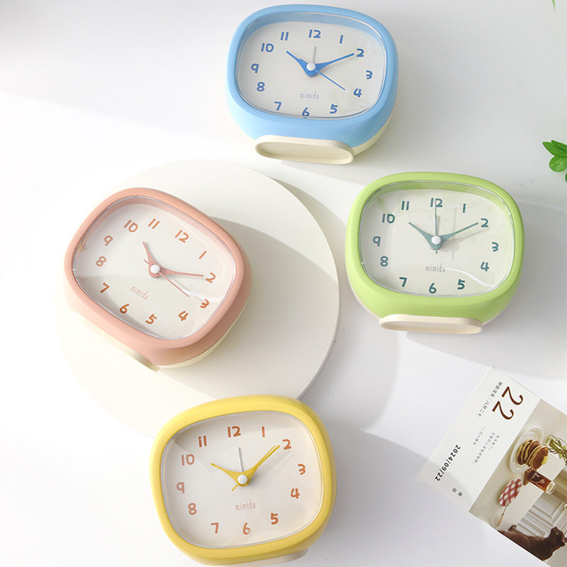 Table Clock in Modern Retro Design Kalsten