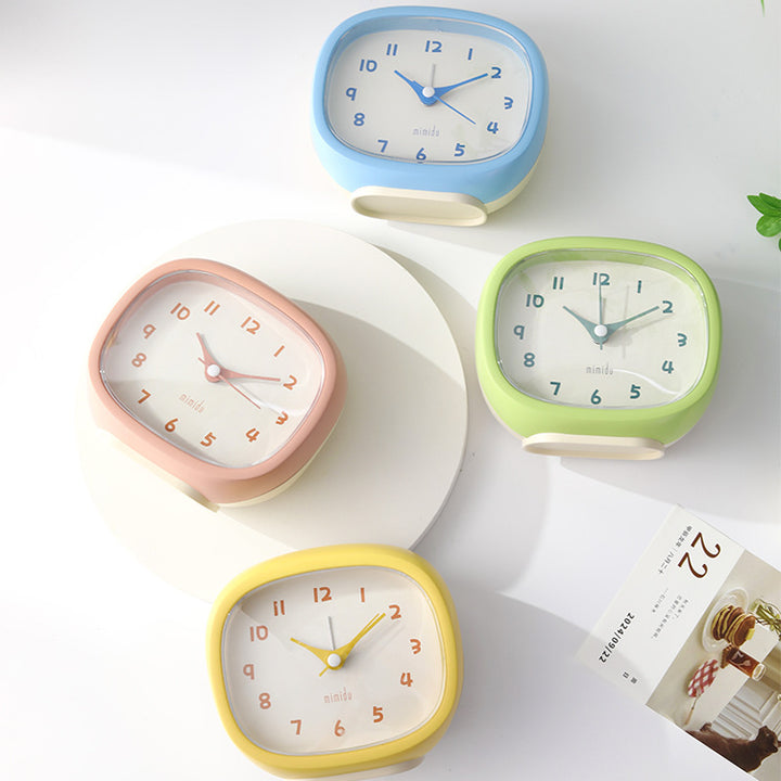 Table Clock in Modern Retro Design Kalsten