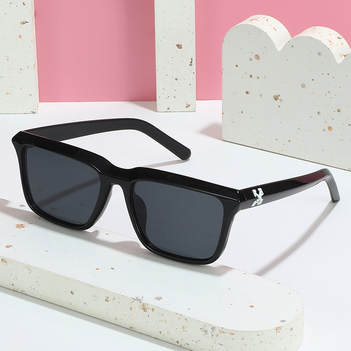 Women's fashionable sunglasses in modern rectangular design Kalsten