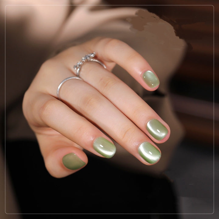 Artificial Nails in Modern, Elegant Design Kalsten