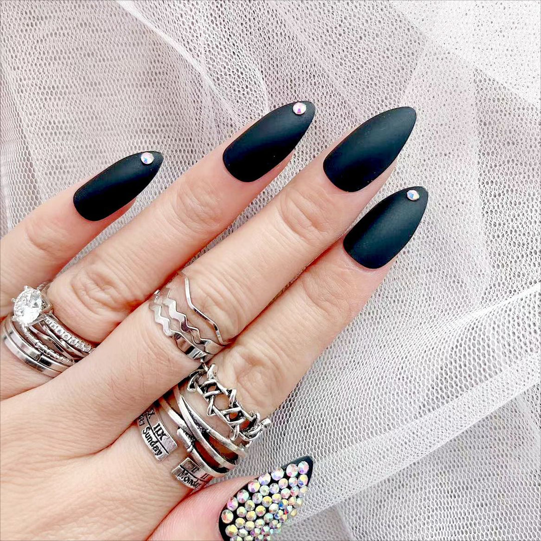Artificial nail set with matte finish and sparkling accents Kalsten