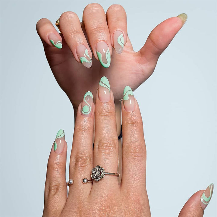 Artful nail design with curved lines Kalsten
