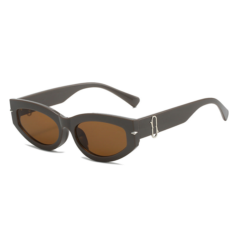 Retro-Inspired Cat-Eye Sunglasses with Bold Frame Kalsten