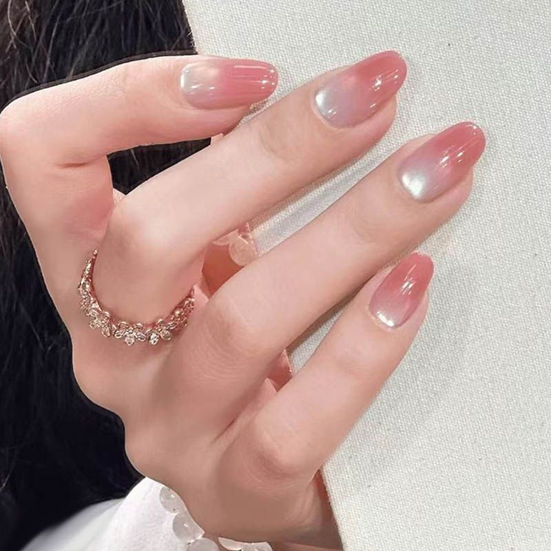 Elegant Artificial Fingernails In Gentle Ombre Look Kalsten