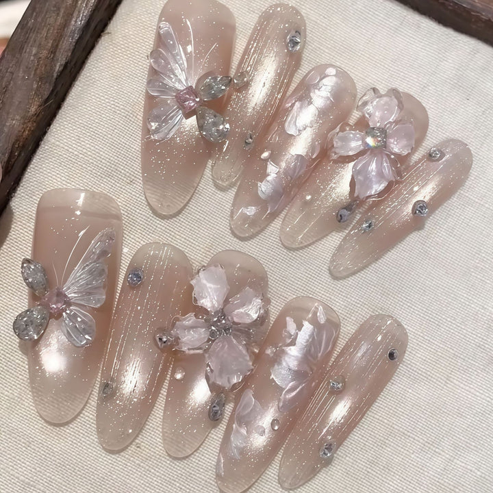 Art nails with floral motifs Kalsten