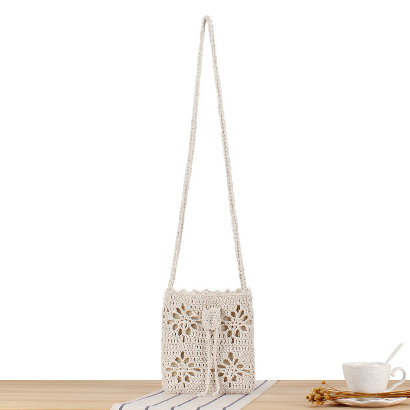 Hand-knotted shoulder bag with floral patterns Kalsten