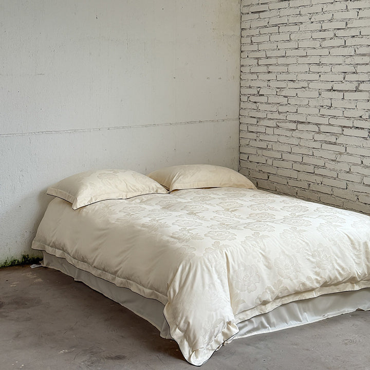 Satin-bedcover-set with subtle tone-on-tone floral jacquard