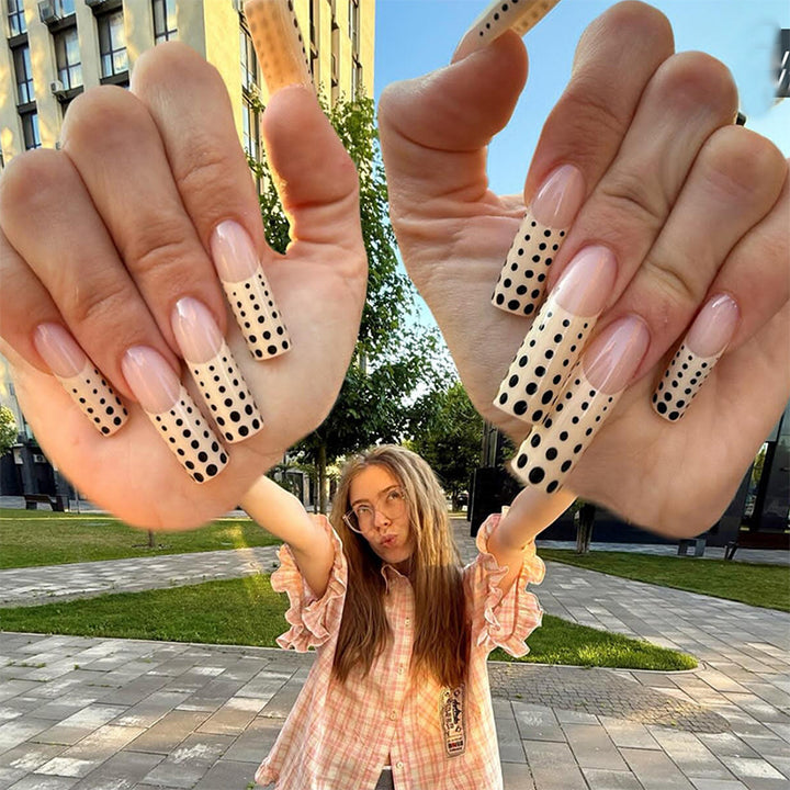 Artificial nail set with elegant dots and glitter accents Kalsten