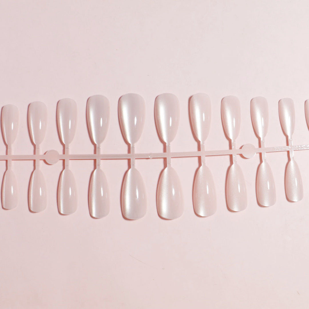 Glittery Stiletto Press-On Nail Set Kalsten