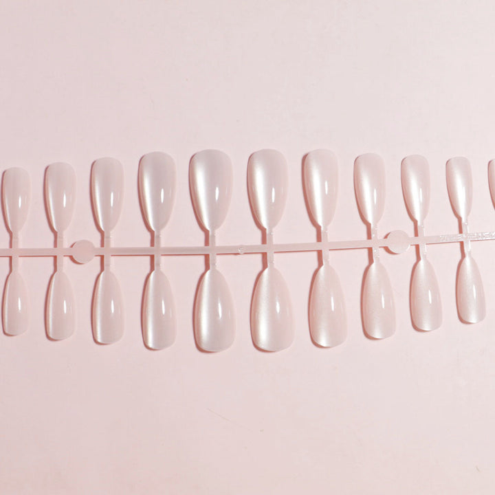 Glittery Stiletto Press-On Nail Set Kalsten