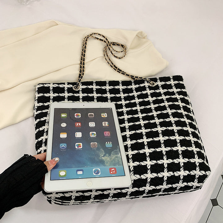 Elegant Checkered Tote Bag