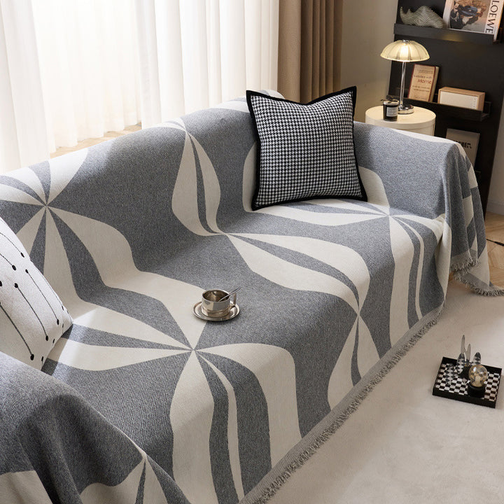 Chic Geometric Patterned Throw Blanket