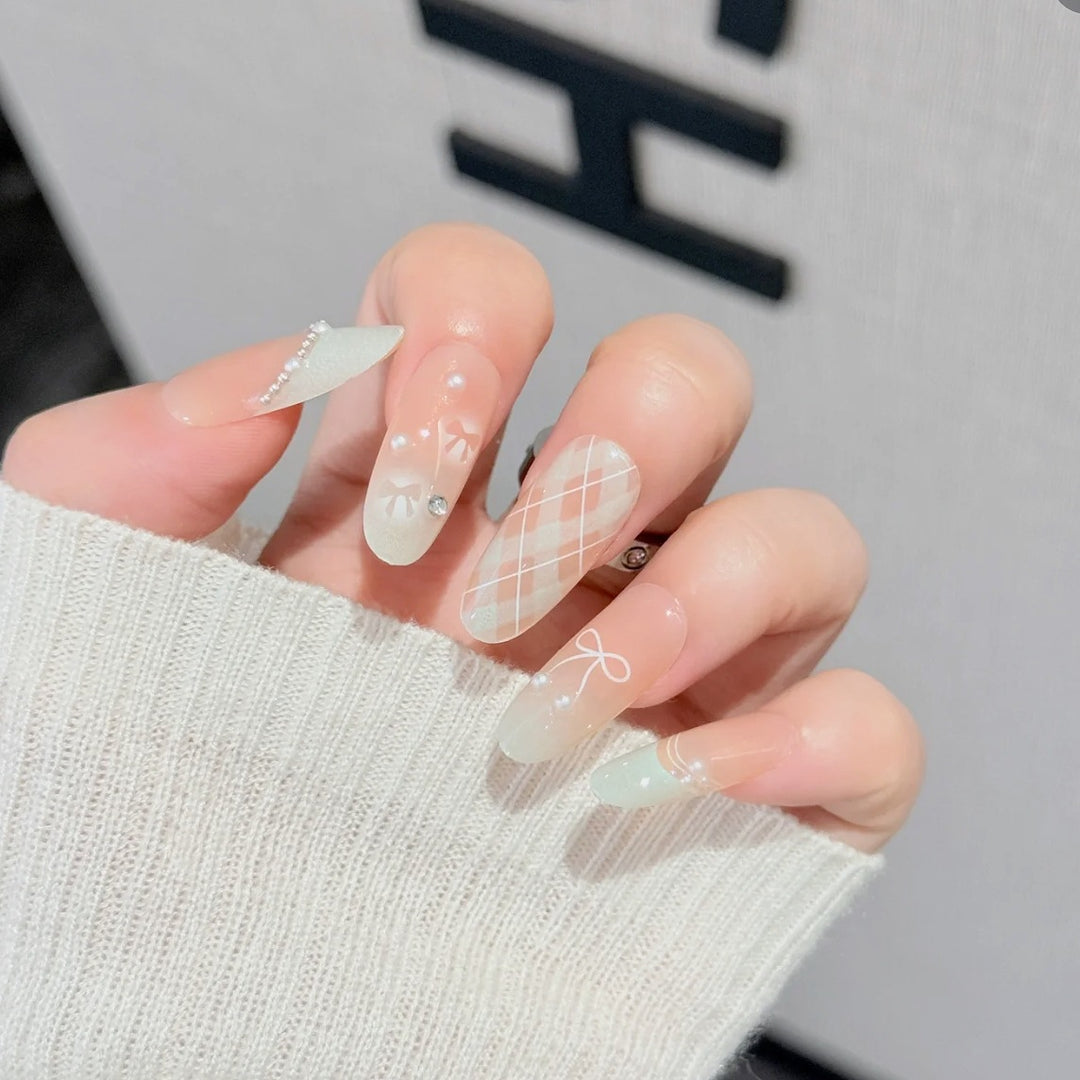 Decorative Press-On Nail Art Set Kalsten