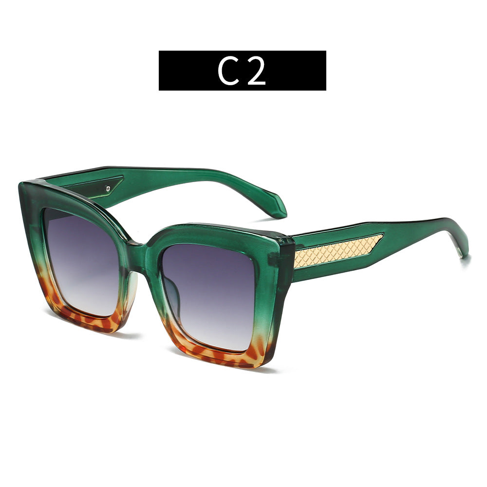 Ladies elegant sunglasses with luxurious chain details Kalsten