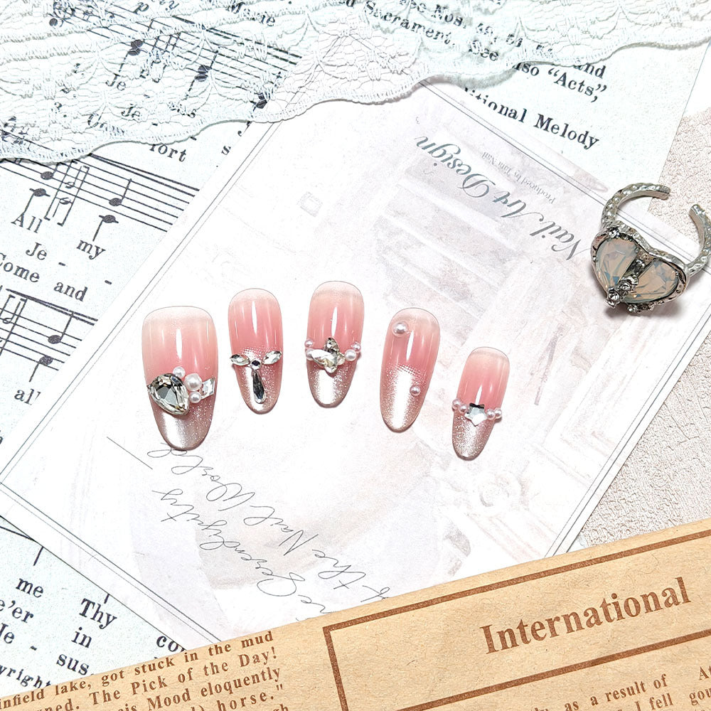 Artificial nails with luxurious jewelry accents Kalsten