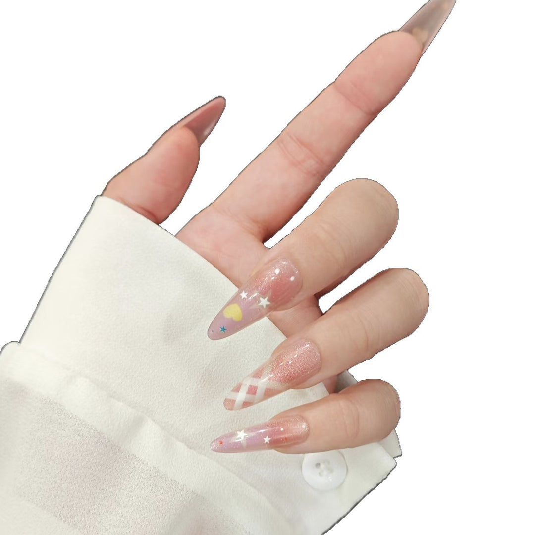 Playful art nails with shimmering designs and 3D applications Kalsten