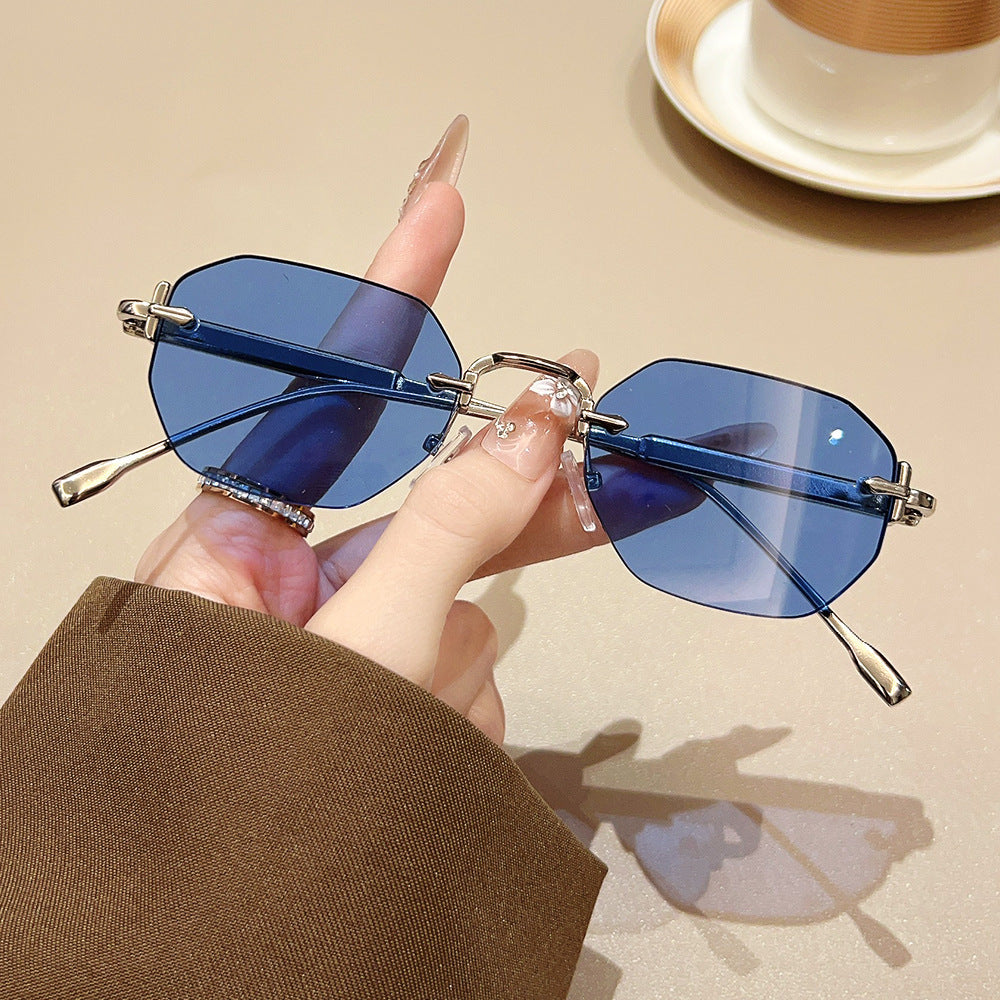 Chic Oversized Octagonal Sunglasses with Elegant Metal Accents Kalsten