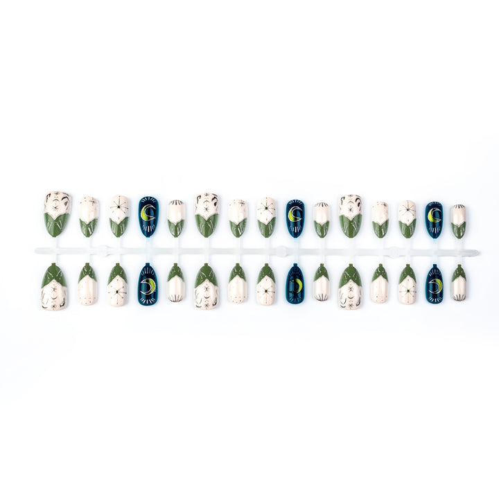 Artistic Nature-Inspired Press-On Nail Art Set