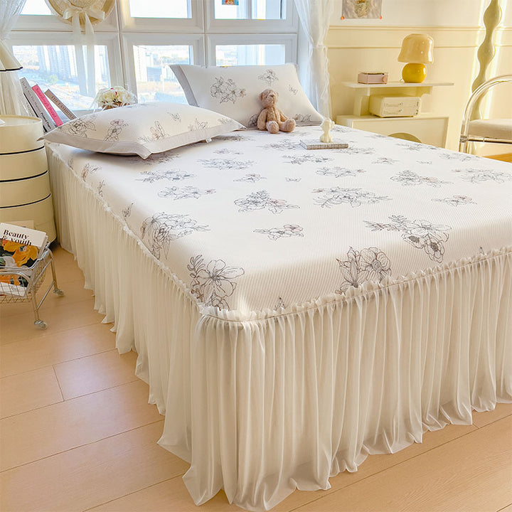 Women's elegant and decorative bedding throw set with cheerful floral pattern Kalsten