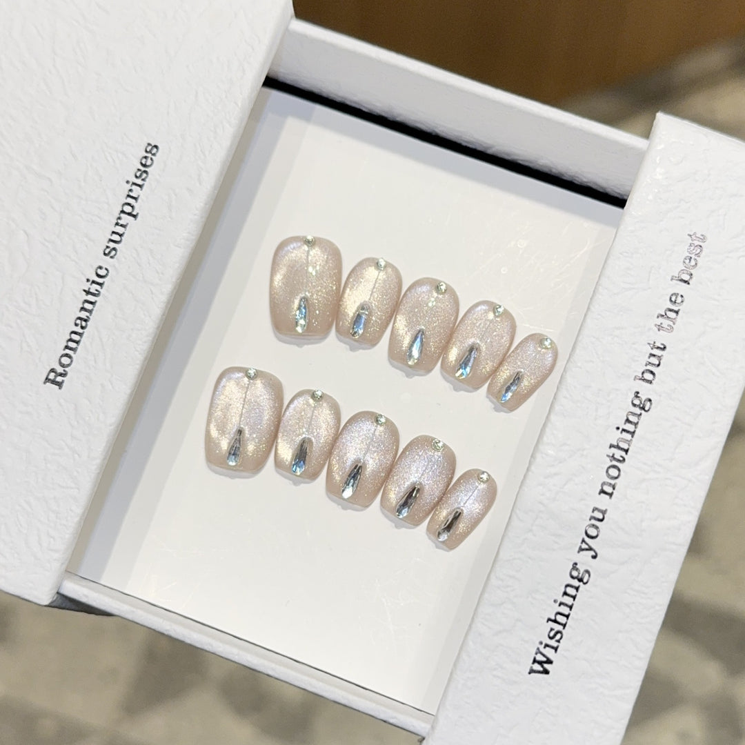 Artificial nails with elegant glamour design Kalsten