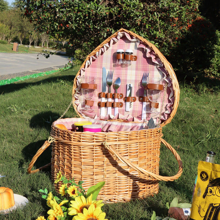 Rustic picnic basket with dish set Kalsten