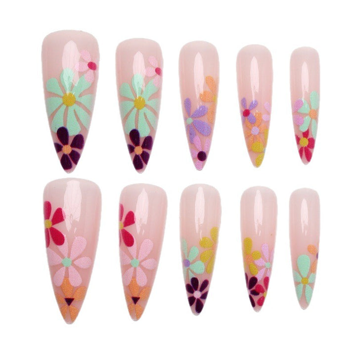 Nail art with floral patterns Kalsten