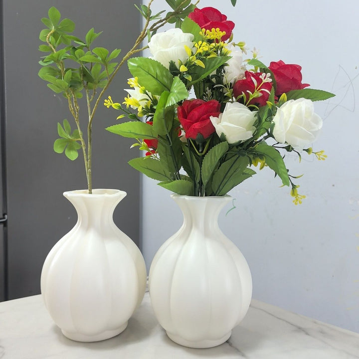 Elegant Sculpted Decorative Vase Kalsten