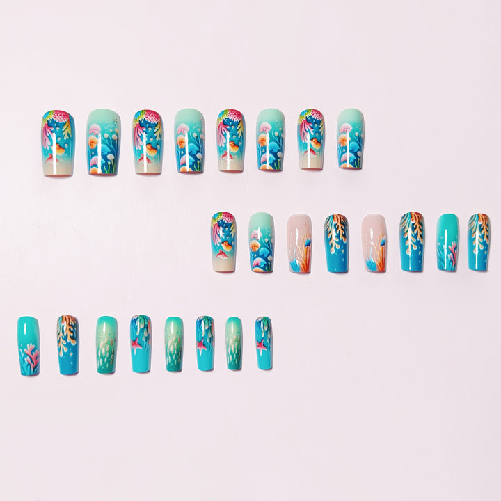 Art nails with filigree underwater motif Kalsten
