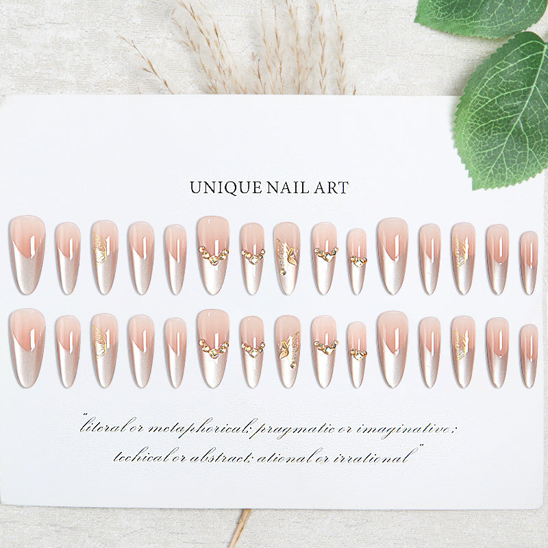 Glamorous art nails with elegant golden details Kalsten