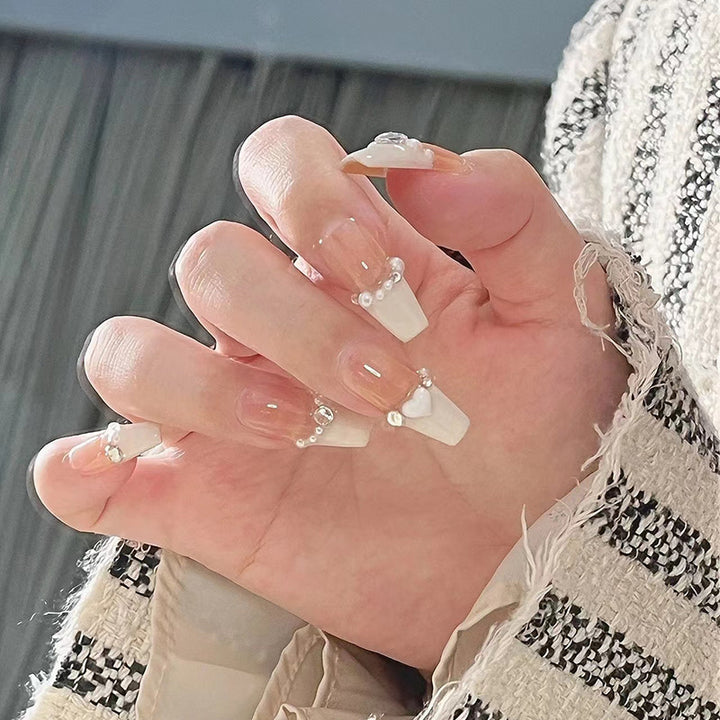 Artful nail extensions with 3D elements Kalsten