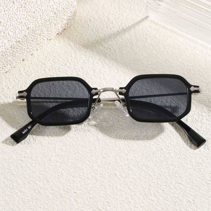Fashionable Oversized Sunglasses in Modern Design Kalsten