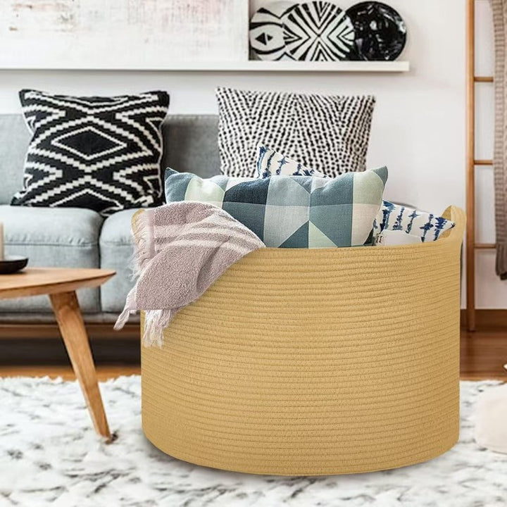 Stylish storage basket made of durable material Kalsten